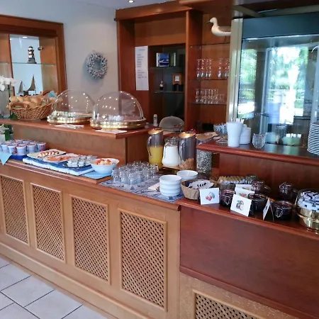 Hotel Moewenstuebchen *