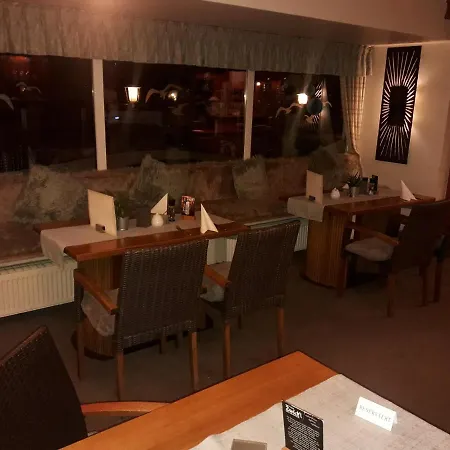 Hotel Moewenstuebchen *