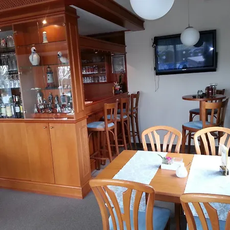 Moewenstuebchen מלון